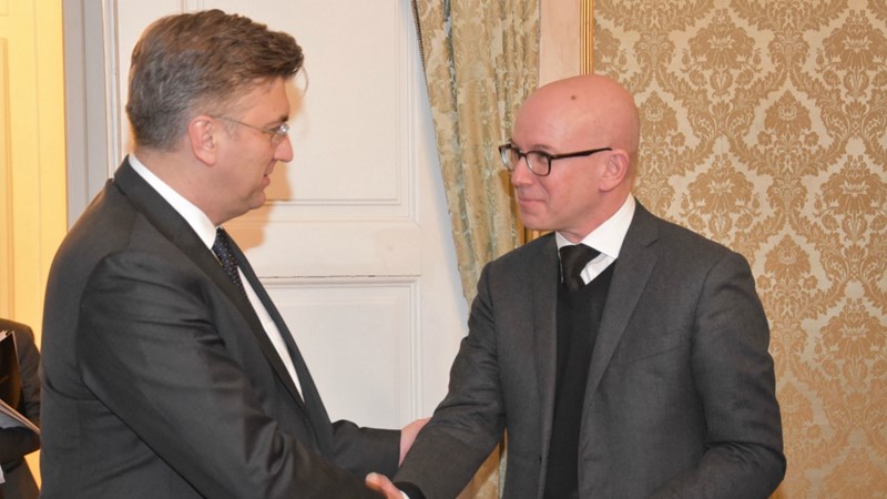  Predsjednik Vlade Plenković s glavnim direktorom Međunarodnog odbora Crvenog križa Yvesom Daccordom